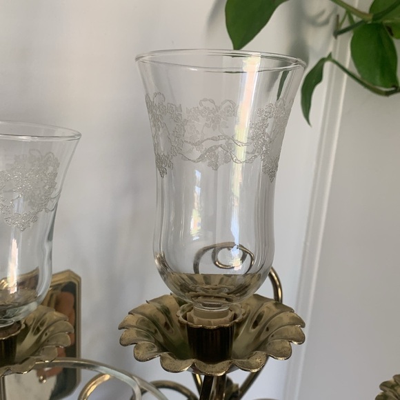 Set Of 2 Vintage Brass Flower Wall Mount Candelabra Three Arm Mount 
Ornate gold - Picture 9 of 16